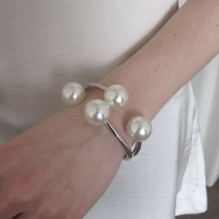 温柔气质质感珍珠手镯百搭设计感配饰小众设计款 原创叠戴手链简约