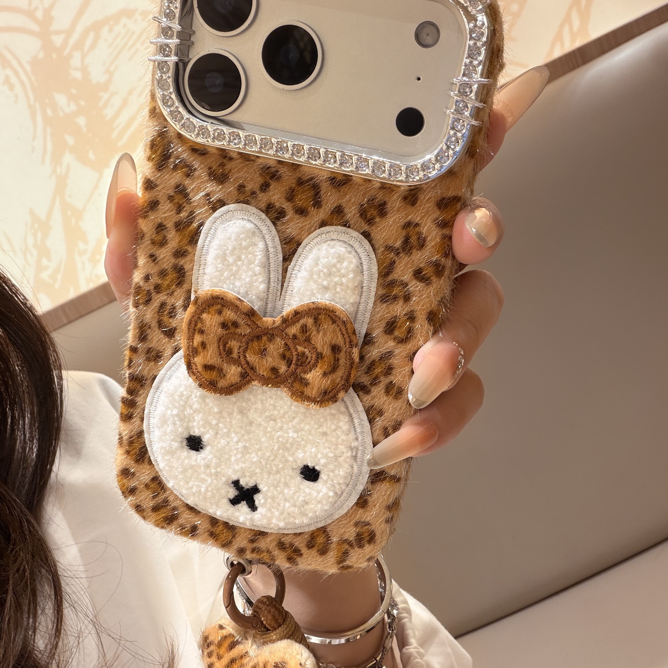 韩系美拉德豹纹毛绒手机壳