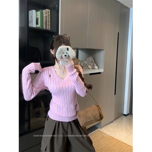 日本offcat修身气质V领刺绣针织衫女秋冬毛衣粉色百搭显瘦打底衫