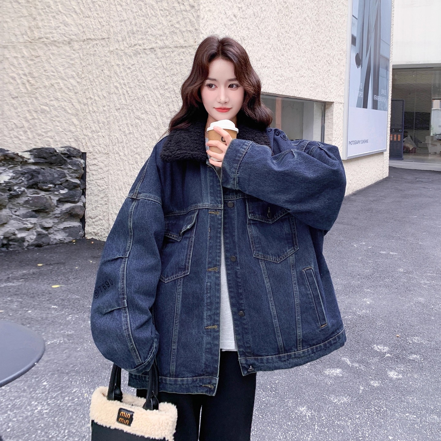 日本OFFCAT牛仔羽绒服女冬季新款洋气毛领拼接韩系宽松白鸭绒外套