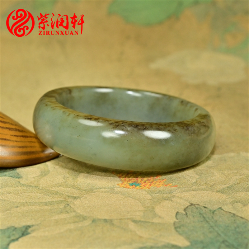 和田玉满皮籽料手镯糖青白飘青花