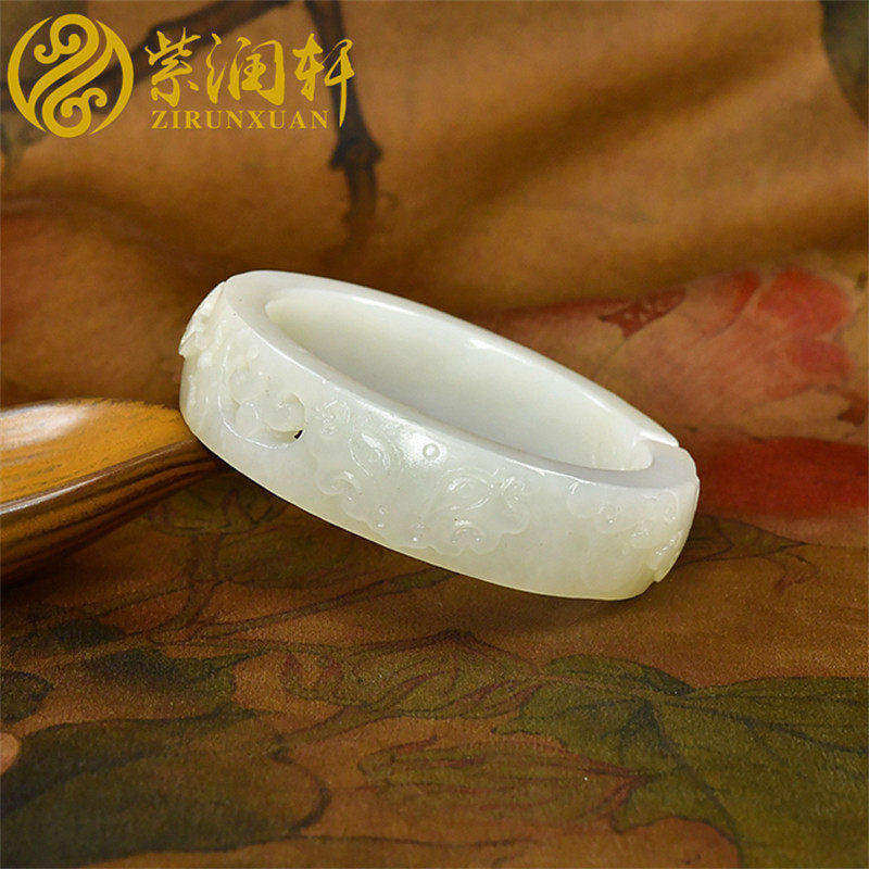 和田玉且末料白玉兽面手镯