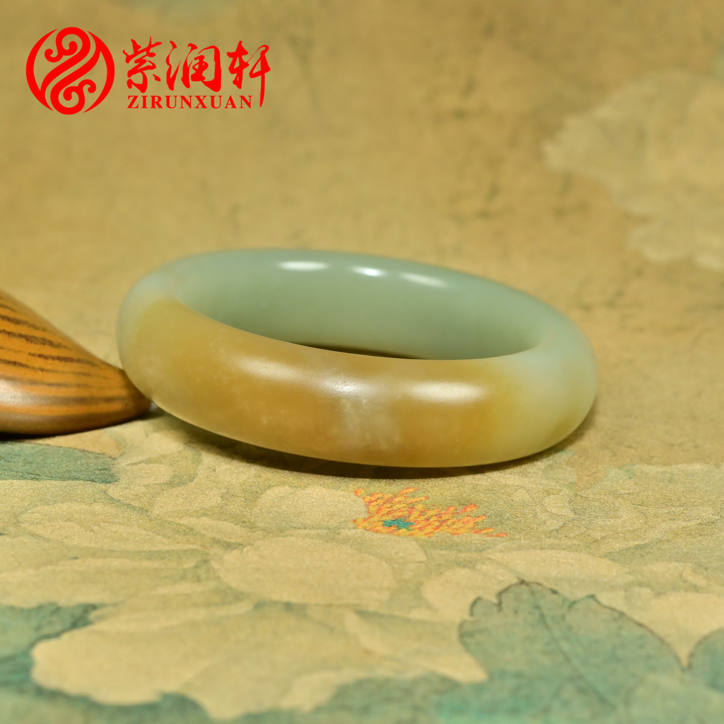和田玉手镯糖青白翠青三色玉镯