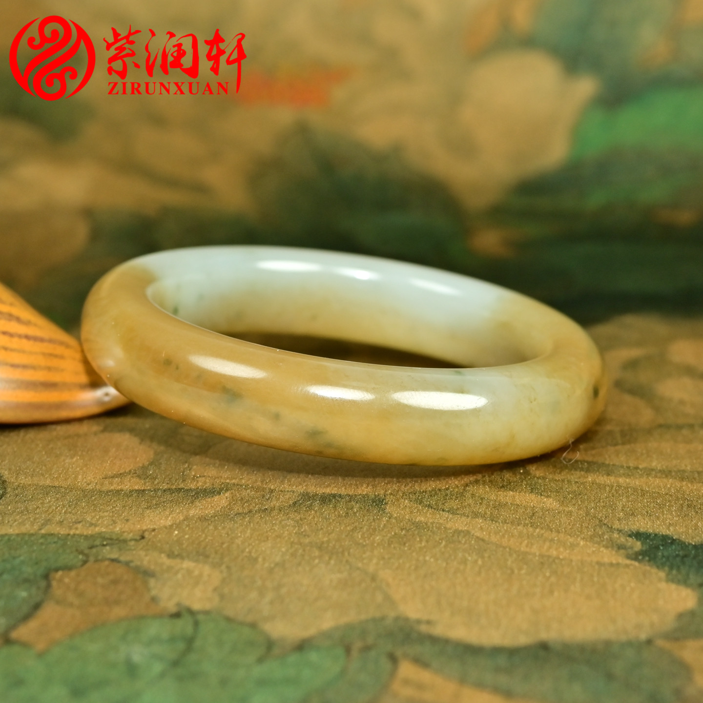 和田玉糖青白手镯飘翠三色玉镯