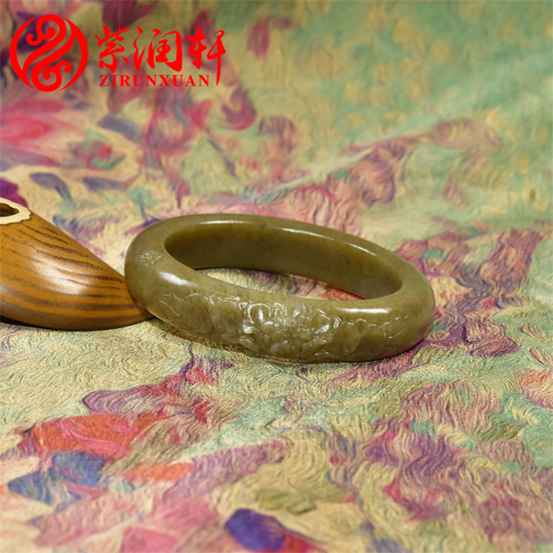 和田玉且末料糖玉牡丹花手镯