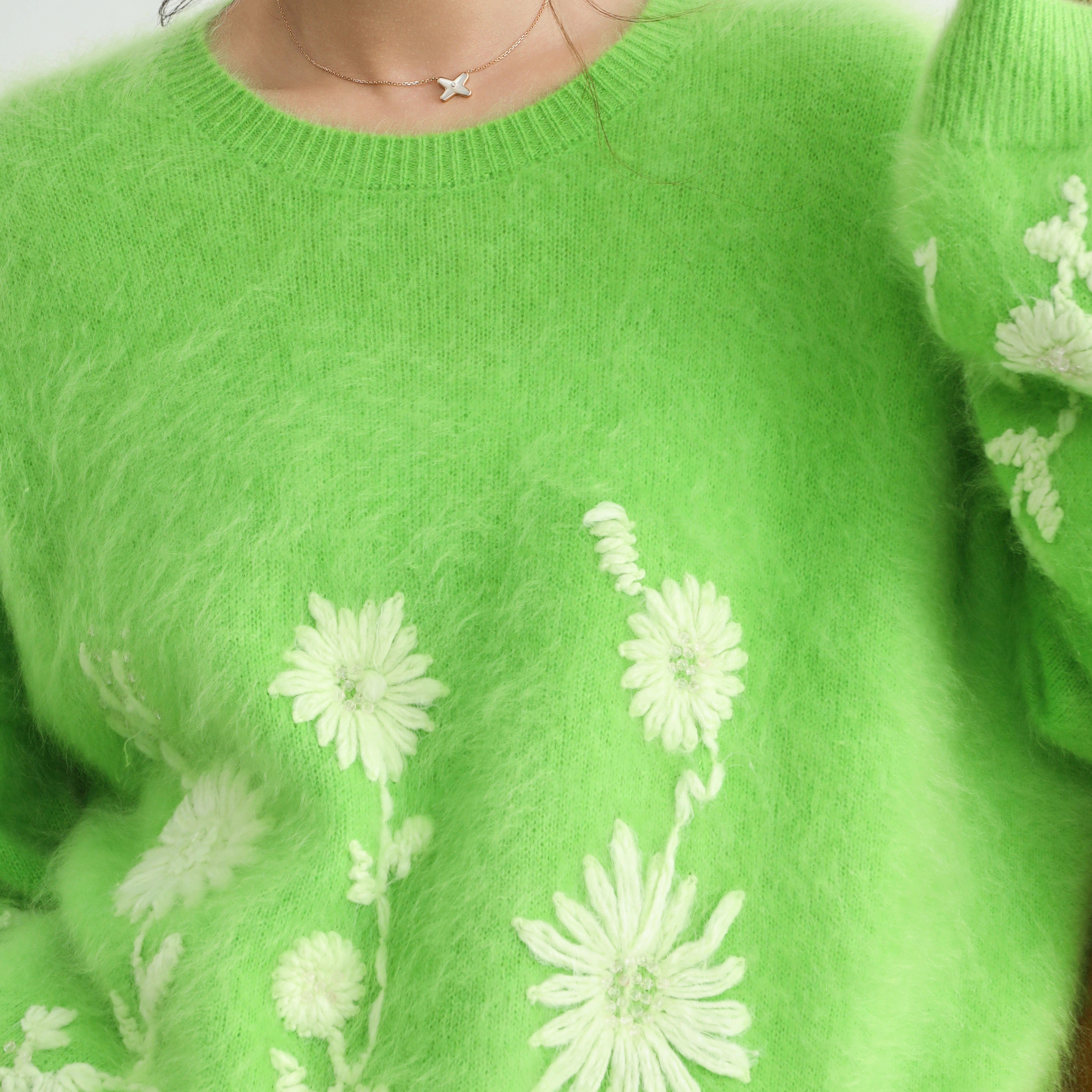 山羊绒慵懒风圆领女装针织衫包袖百搭上衣花朵YT10555