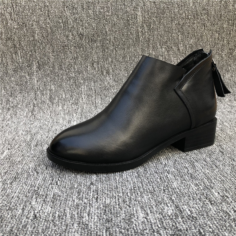 工厂女靴处理真皮断码粗中跟