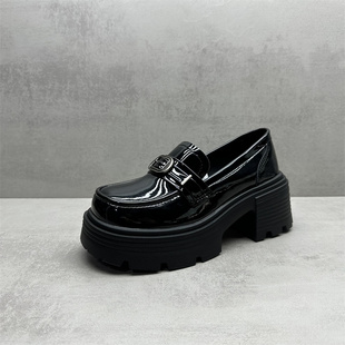 撤柜处理断码女鞋2026春款乐福鞋厚底一脚蹬漆皮高跟英伦粗跟单鞋