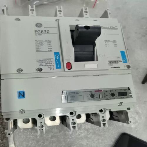 议价塑壳断路器FG6304P630A附件全齐