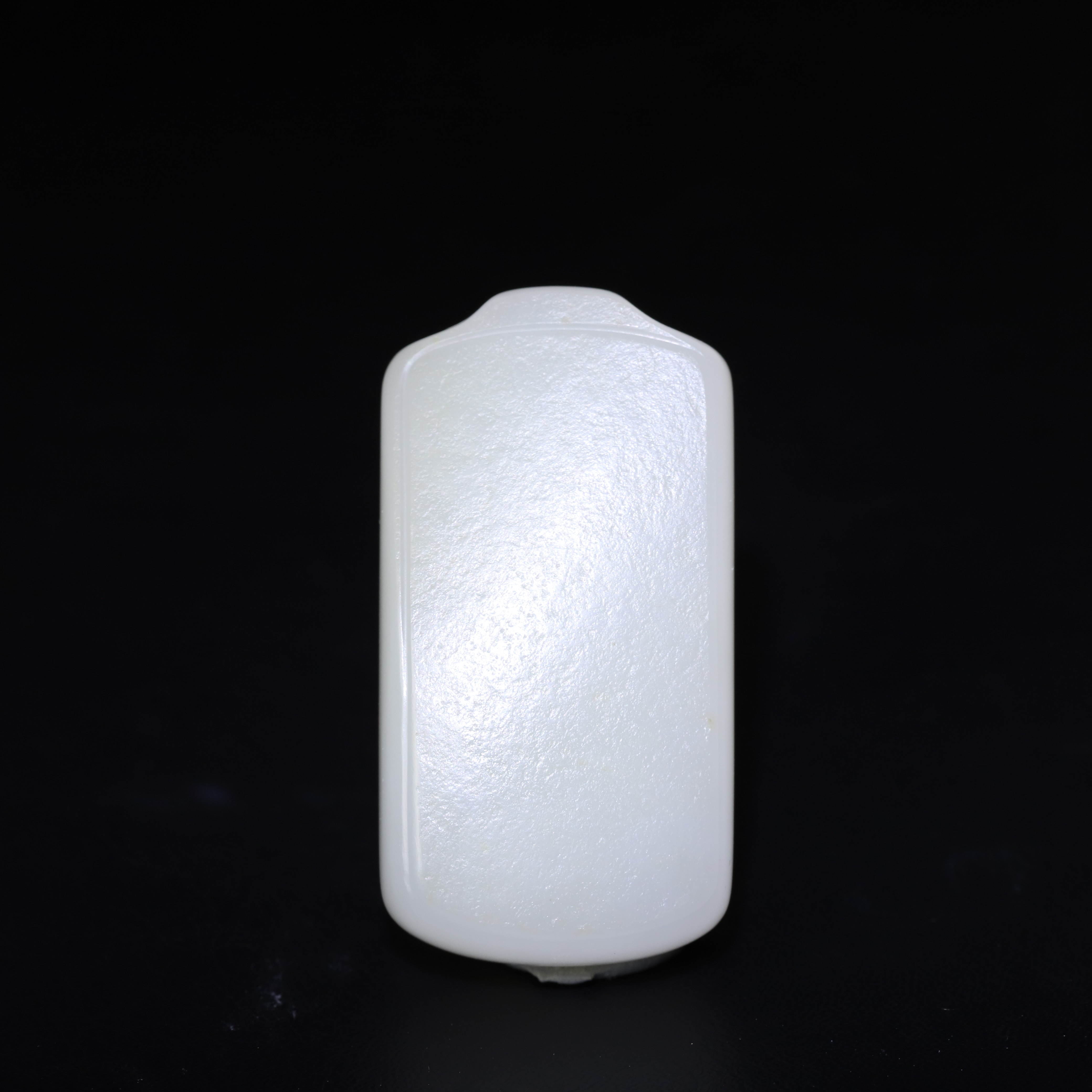 在售新疆和田玉35.8克重满皮籽料平安牌无事牌玉坠苏工无瑕疵