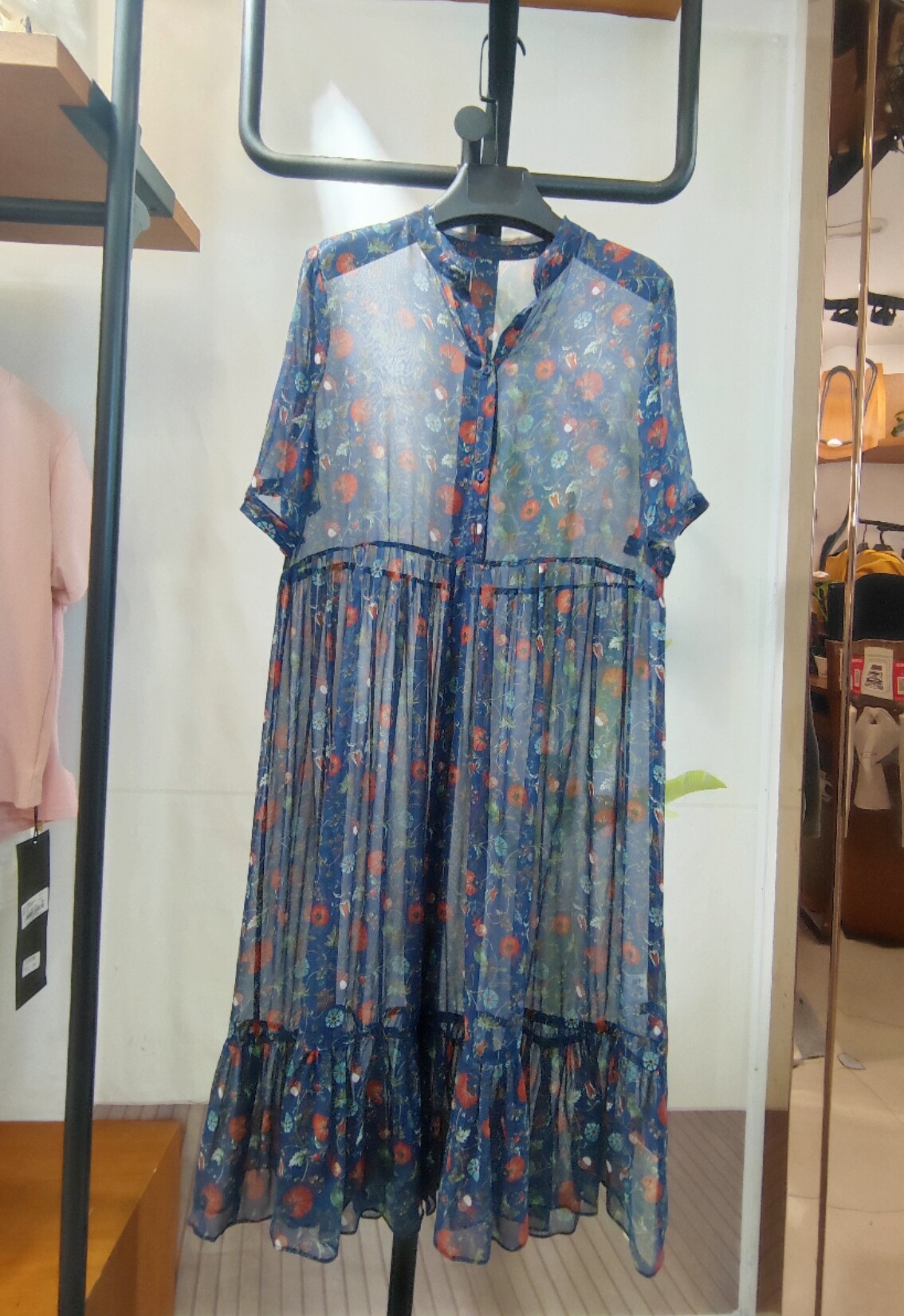 伊香飘影品牌折扣真丝连衣裙全透碎花