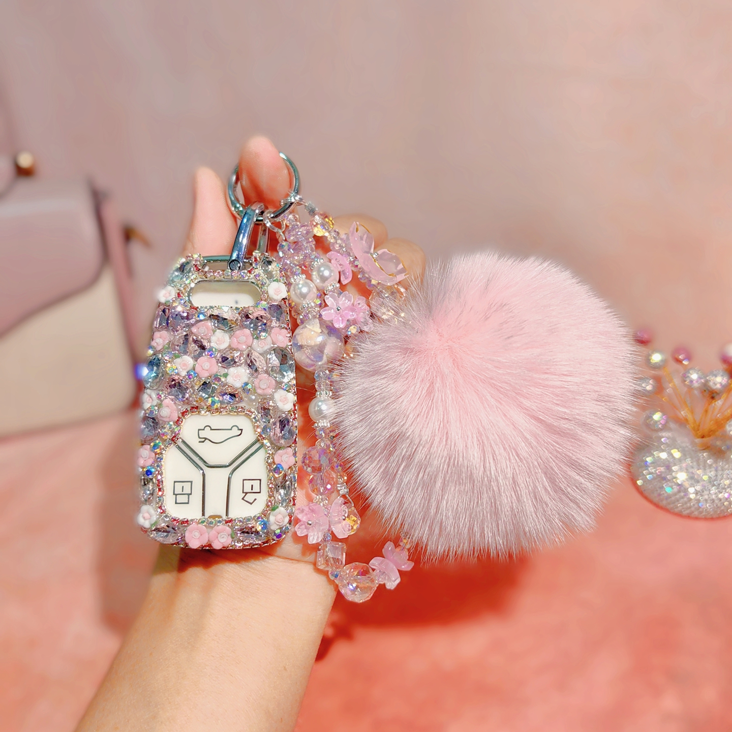 专用于奥迪a4l钥匙套2025款a6lq5l24新q7a5a3q3q2l镶钻女款时尚