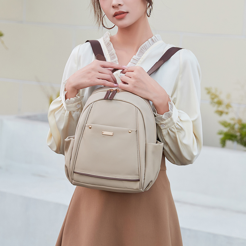 双肩包女2025新款时尚百搭轻便牛津布女士背包小通勤休闲外出旅行