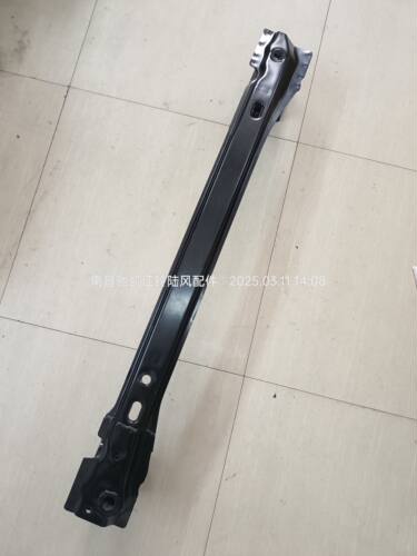 陆风荣耀汽车配件后保险杠骨架防撞梁内杠铁总成