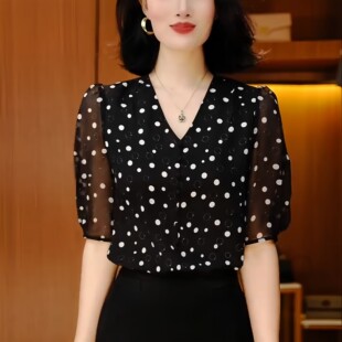 V领中年妈妈装 夏季 百搭新款 显瘦薄款 上衣 春夏款 短袖 梦幻波点衬衫