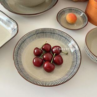 蓝雨特别好看的盘子陶瓷水果甜品盘早餐盘菜盘家用菜盘日式碗碟