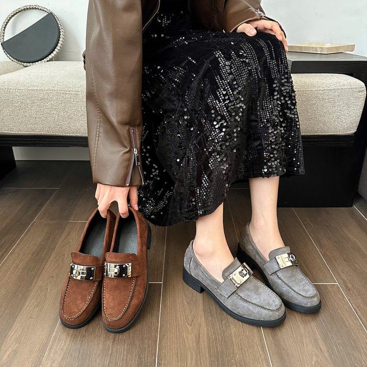 大码一脚蹬锁扣乐福鞋女2025英伦风圆头绒面小皮鞋女深口粗跟单鞋,女鞋,深口单鞋,淘宝优惠券,粉丝福利购,淘宝优惠卷