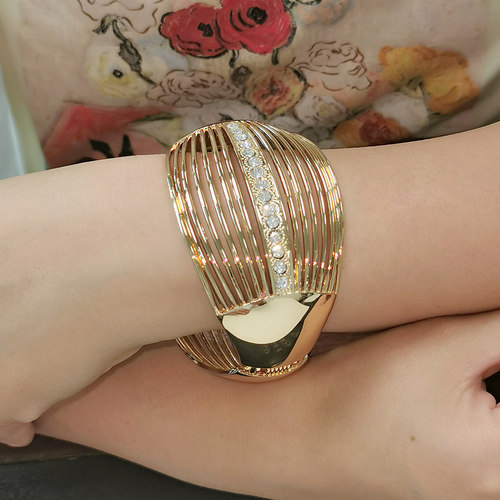 欧美女性合金镶嵌手镯夸张