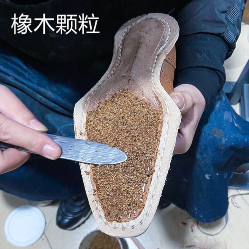 真诚手作橡木颗粒软木做鞋手工