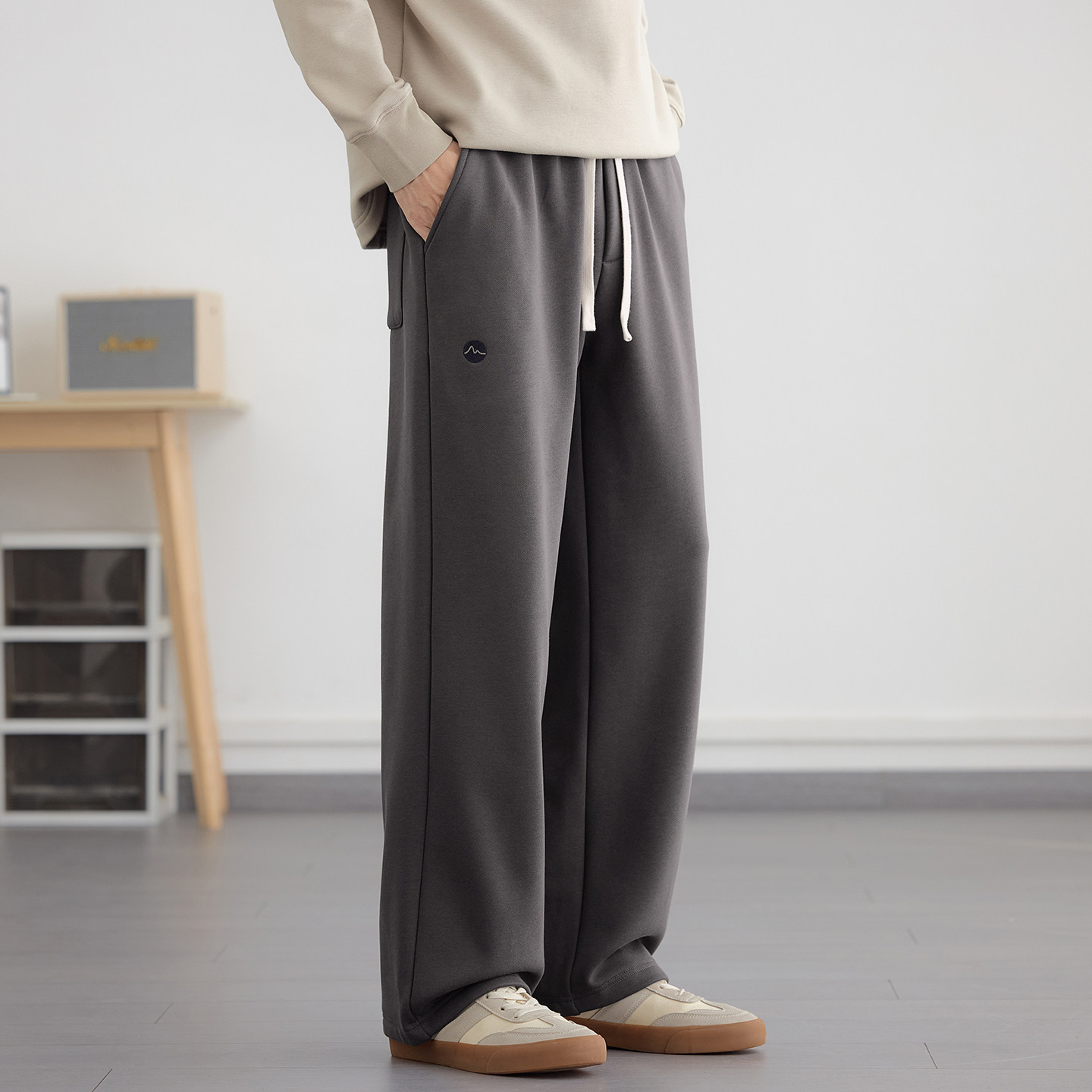 高级感垂感直筒运动休闲卫裤男士冬季新款宽松百搭保暖通勤长裤子