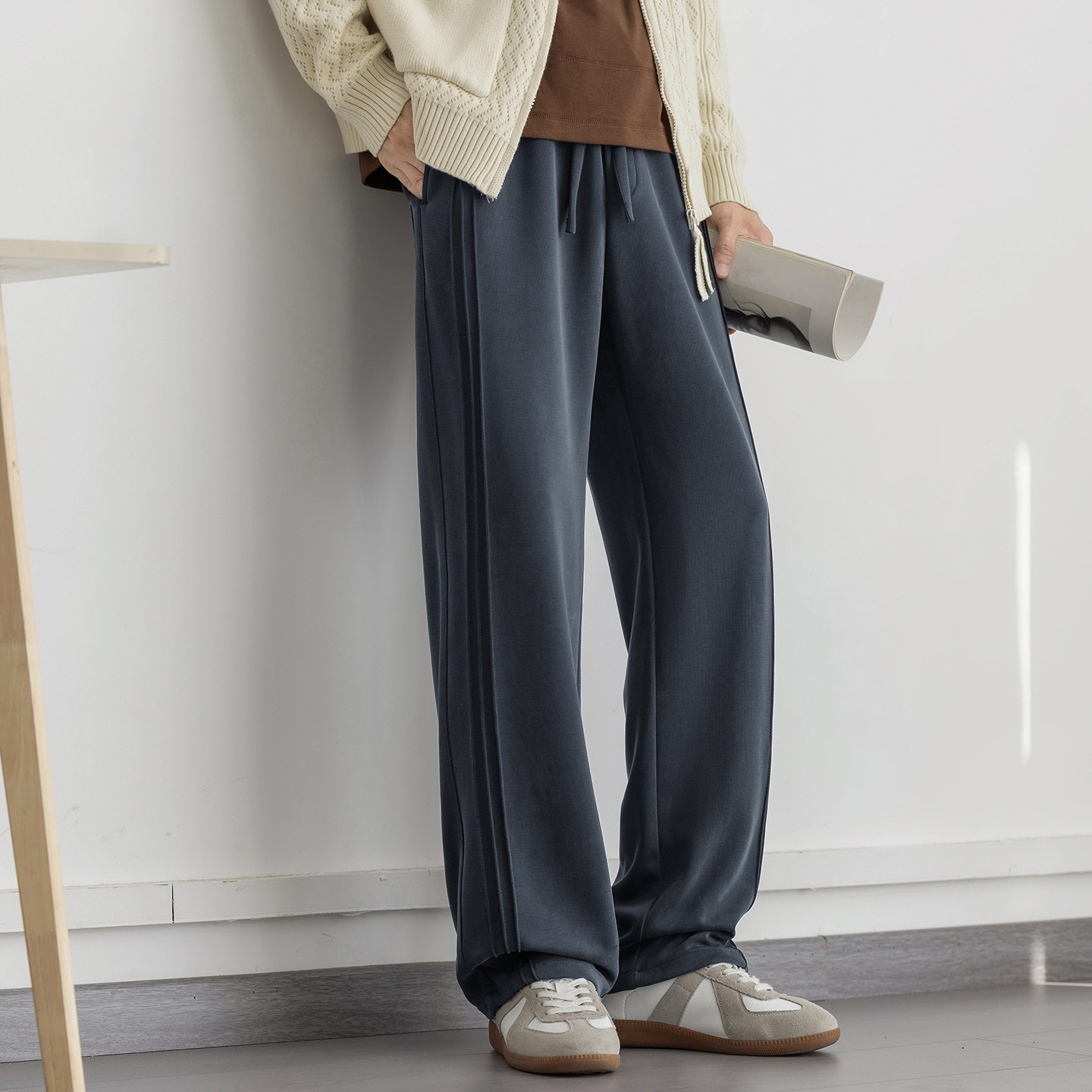 高品质拼接垂感加绒保暖直筒休闲裤男士冬季新款宽松百搭通勤卫裤