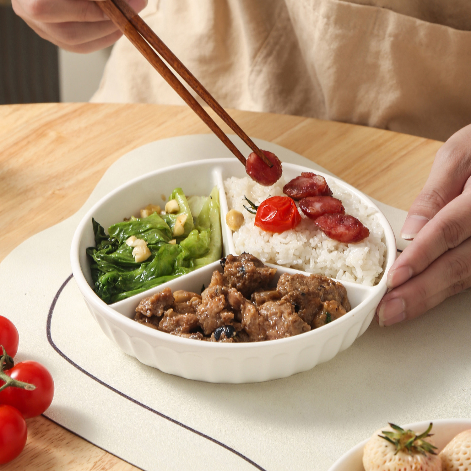 食品级陶瓷儿童三分格辅食零食盘