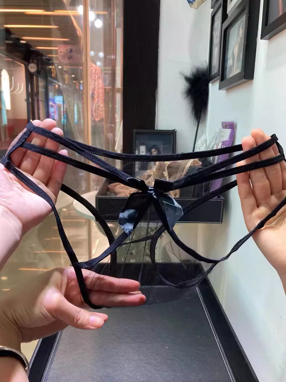 性感透明网纱三角裤镂空蕾丝美臀女内裤黑色白色