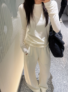 小香风长袖T恤女25新款秋冬绵羊毛打底内搭t恤字母软糯简约上衣