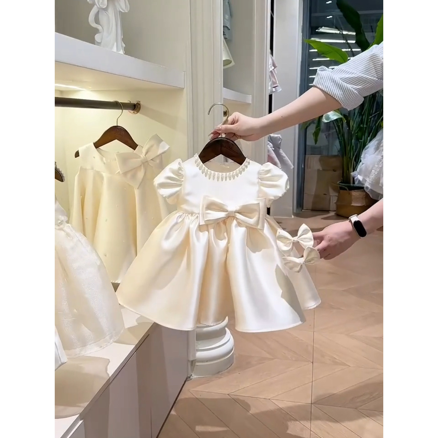 2026女童新款周岁女宝礼服满月宝宝衣服儿童生日迪士尼蓬蓬公主裙