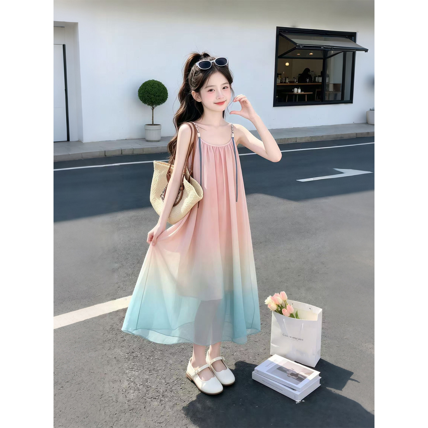 女童连衣裙2026新款儿童洋气夏季大童沙滩裙子洋气渐变吊带公主裙