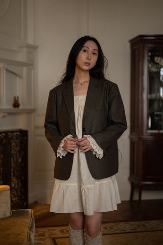 长袖法式蕾丝拼接西装外套