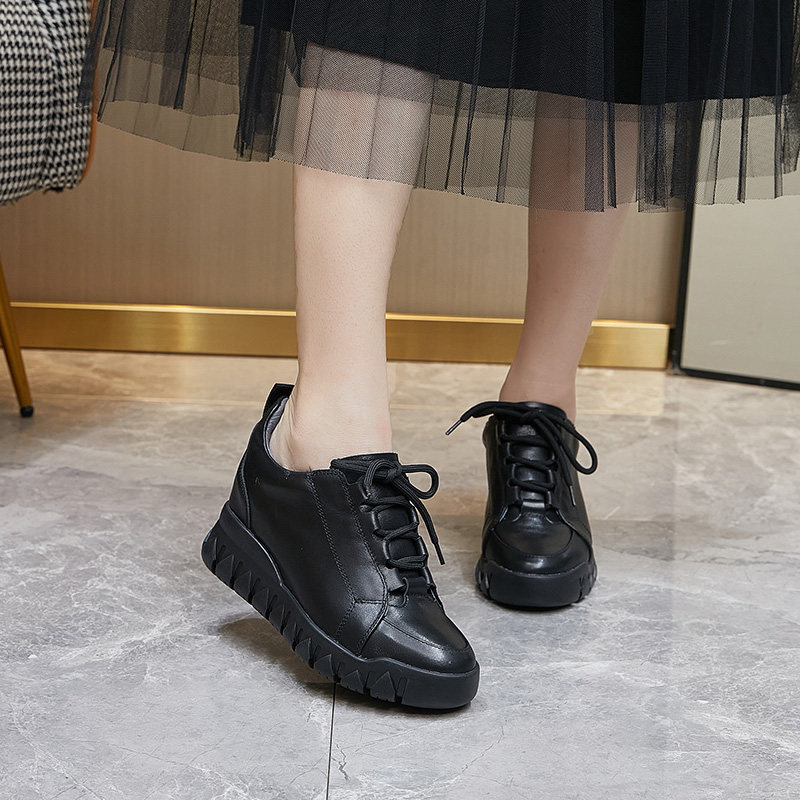 艾淇黑色内增高女鞋2026新款厚底8厘米系带牛皮圆头休闲四季单鞋