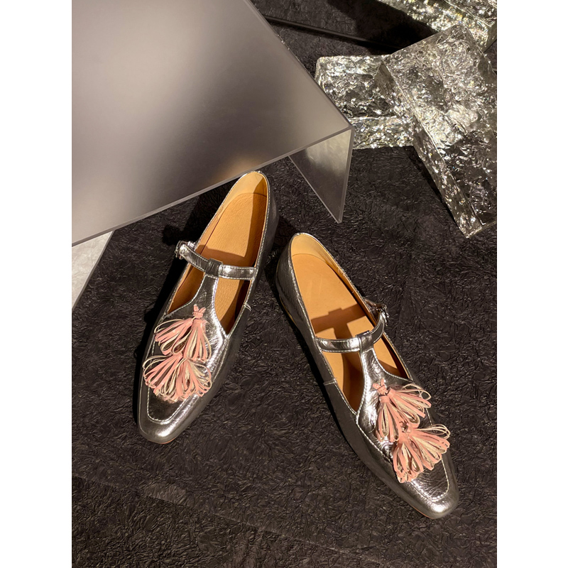 玛丽珍T字扣带流苏平底单鞋