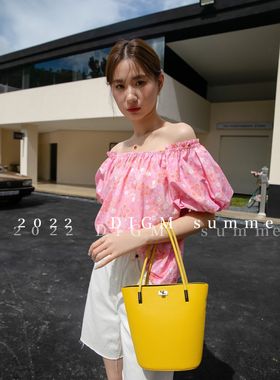 夏季法式小众一字肩碎花别致上衣韩范短款洋气辣妹碎花泡泡袖小衫