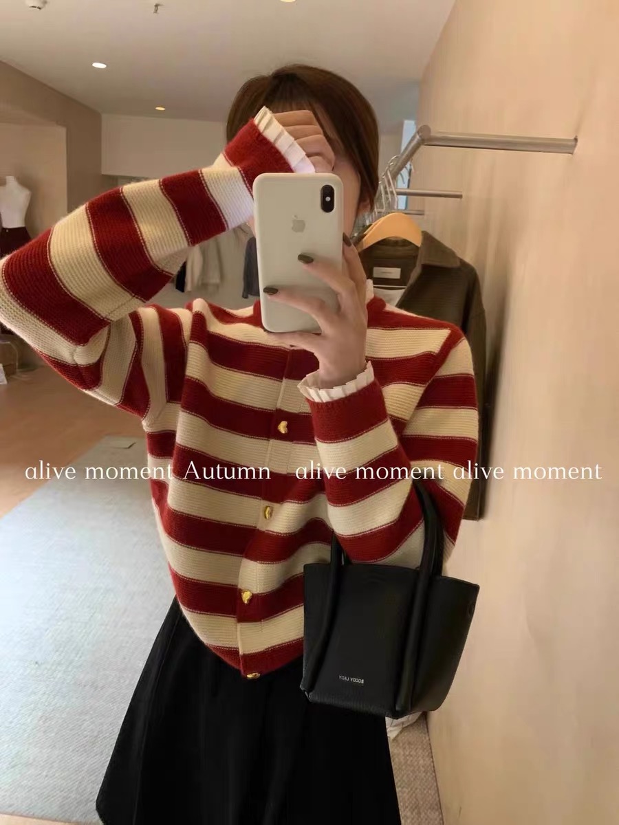 alive moment 2023冬季时尚百搭设计感百褶花边领毛衣女针织开衫