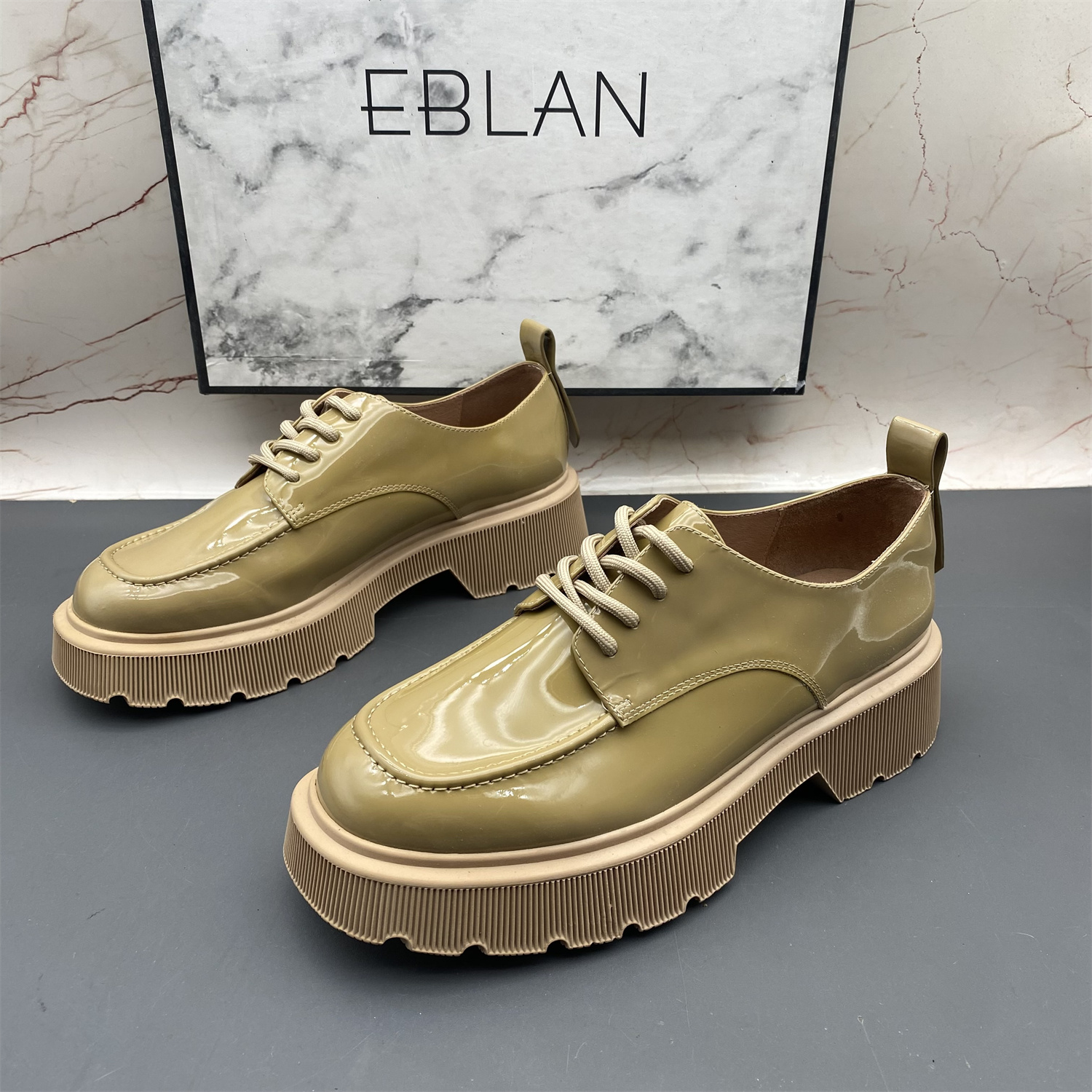 38码EBLAN/伊伴撤柜断码处理牛皮女鞋系带圆头平跟防滑深口单鞋