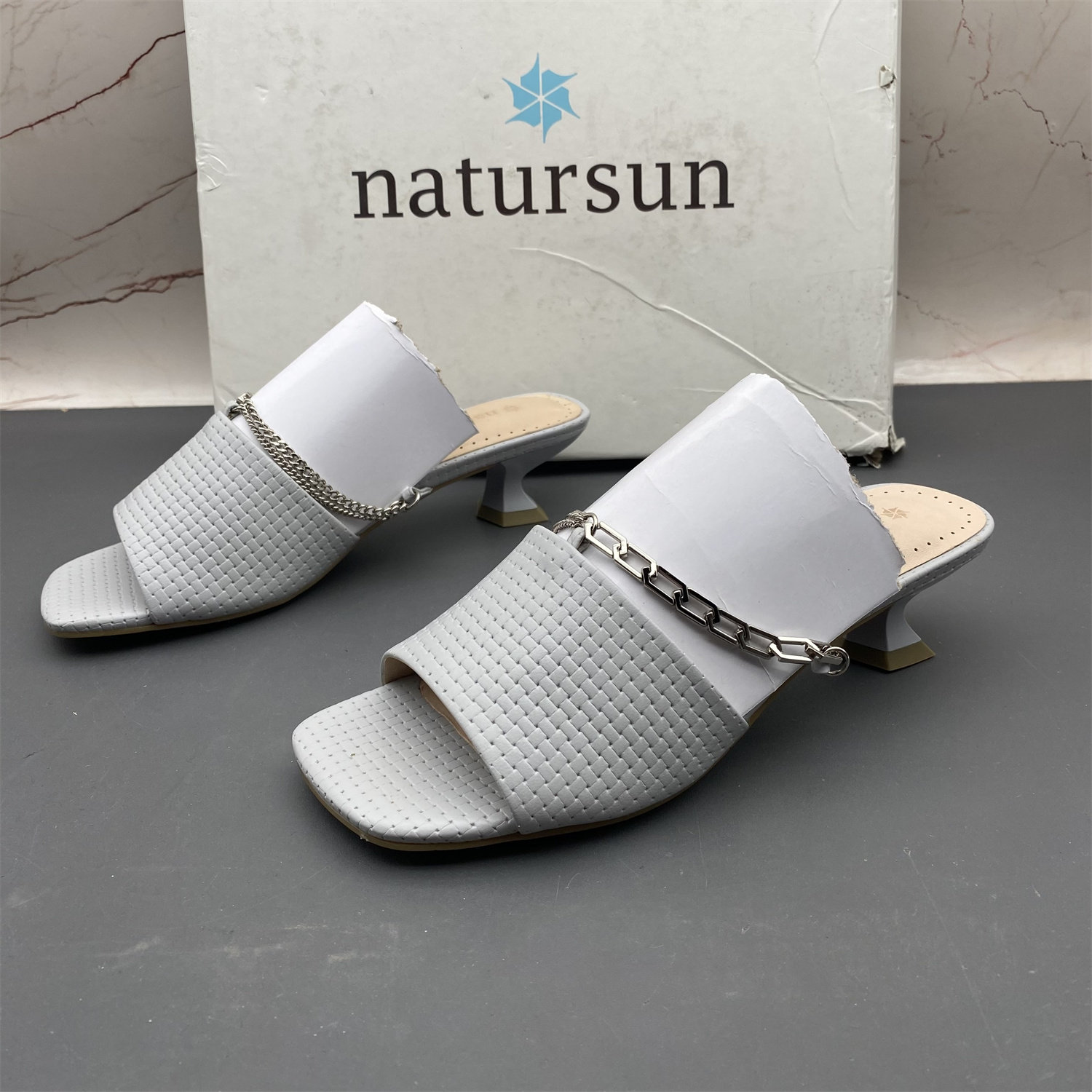 34码natursun娜冉撤柜处理羊皮女鞋中跟粗跟露趾夏季时尚凉拖鞋图片