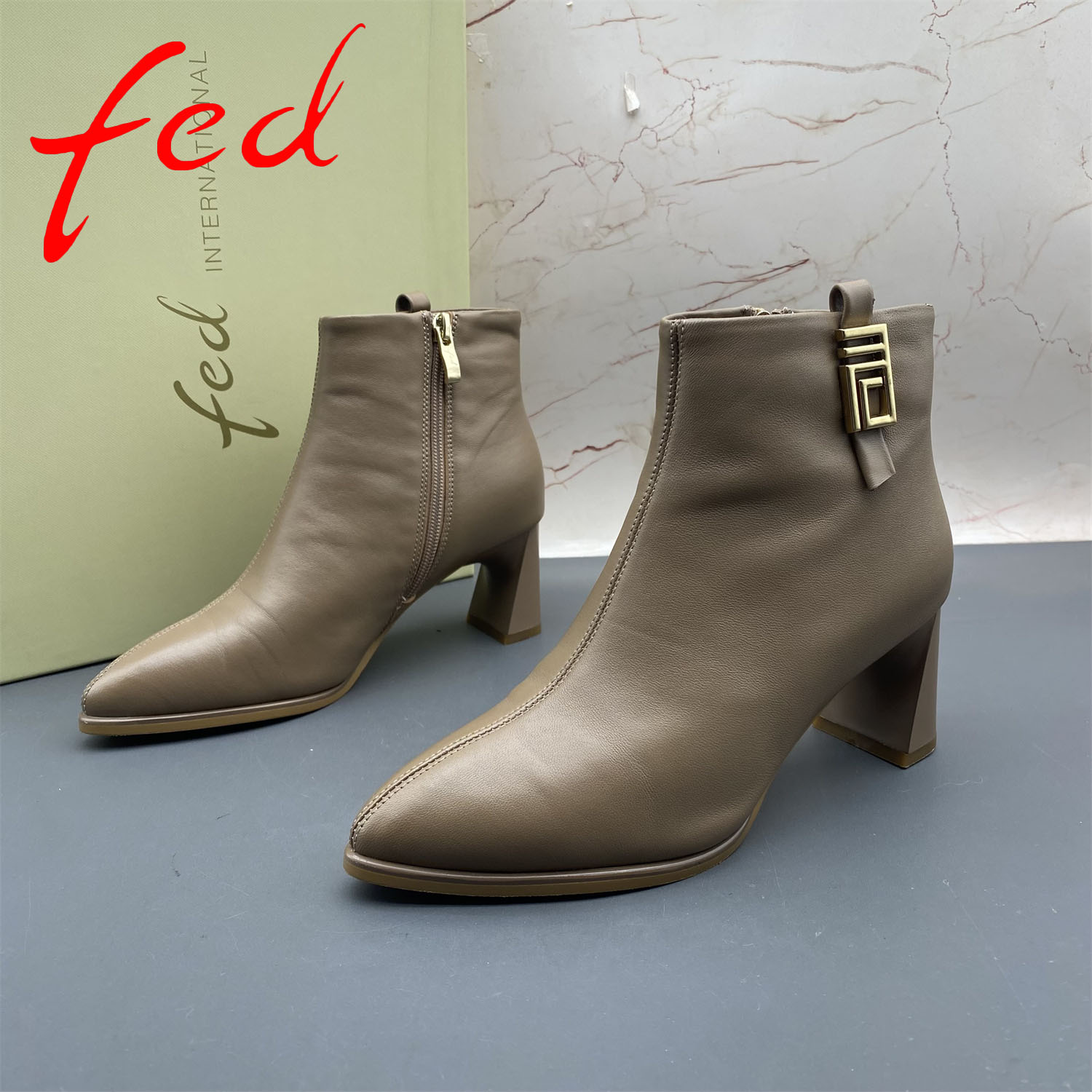 35码fed/艾芙伊迪撤柜断码羊皮女鞋侧拉链高跟尖头加绒棉鞋短靴