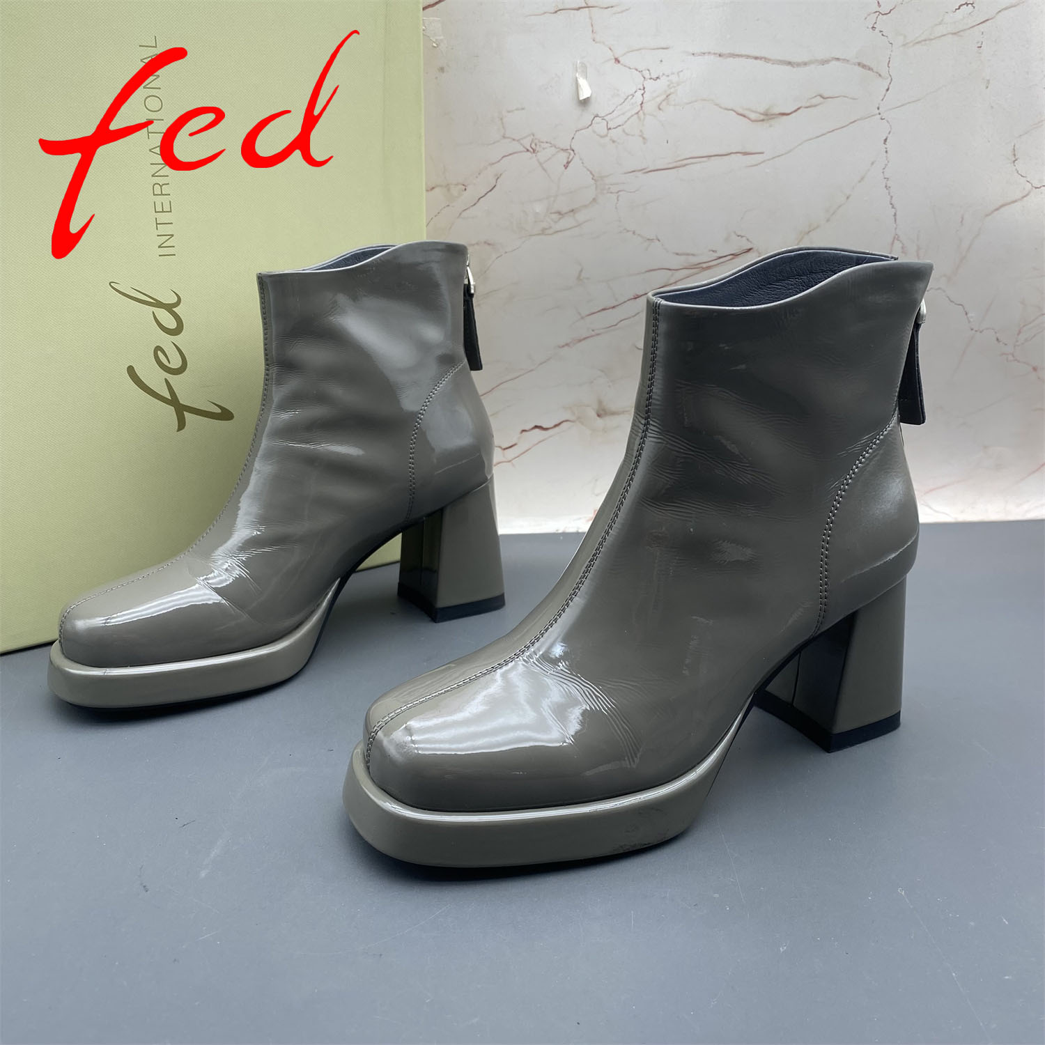 35码fed/艾芙伊迪撤柜断码牛皮女鞋方头高跟粗跟后拉链时装短靴