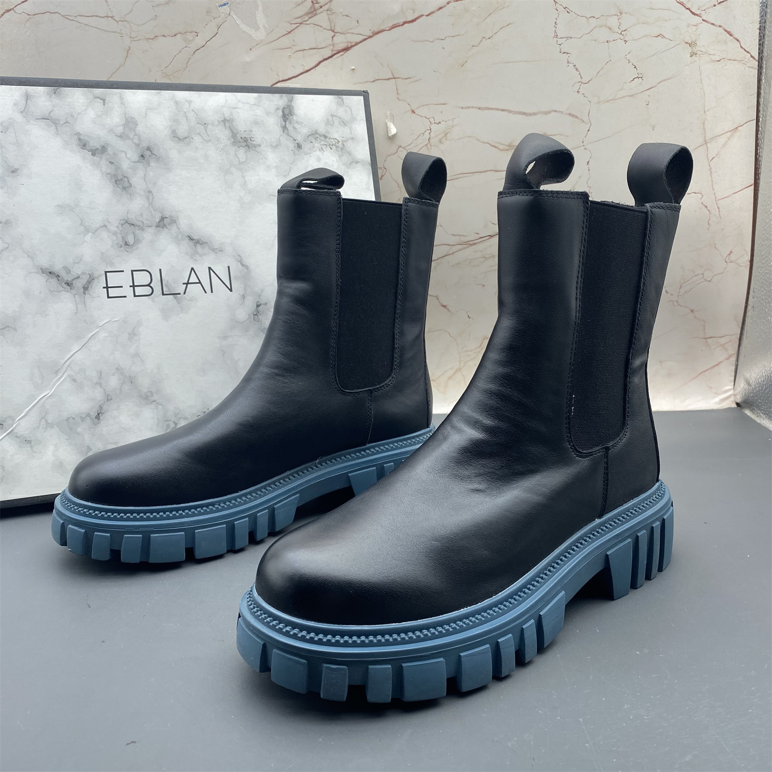 正品EBLAN/伊伴正品撤柜断码牛皮女鞋平跟防滑圆头套筒切尔西短靴