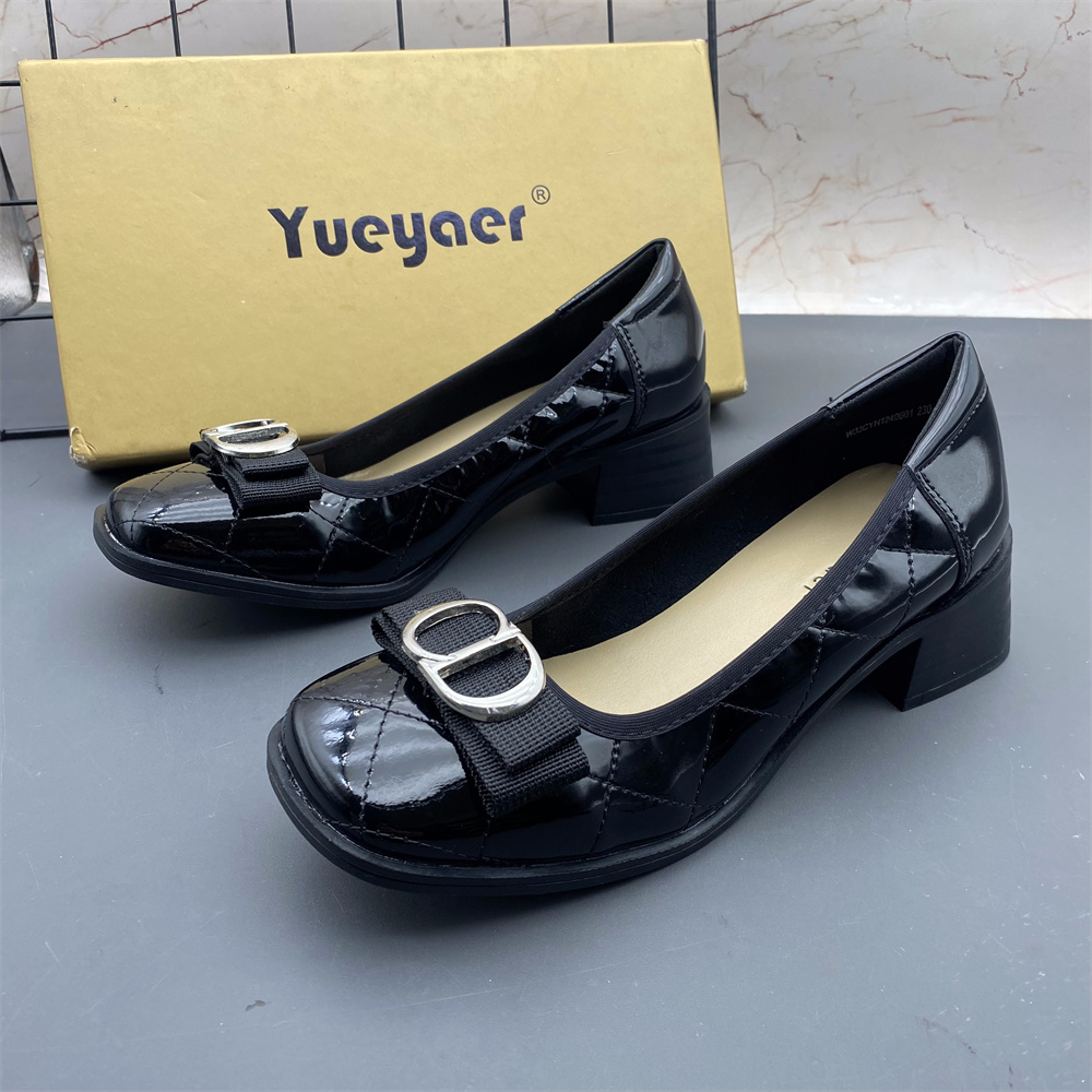 月芽儿品牌撤柜断码处理女鞋 方头浅口平跟防滑时尚气质休闲单鞋