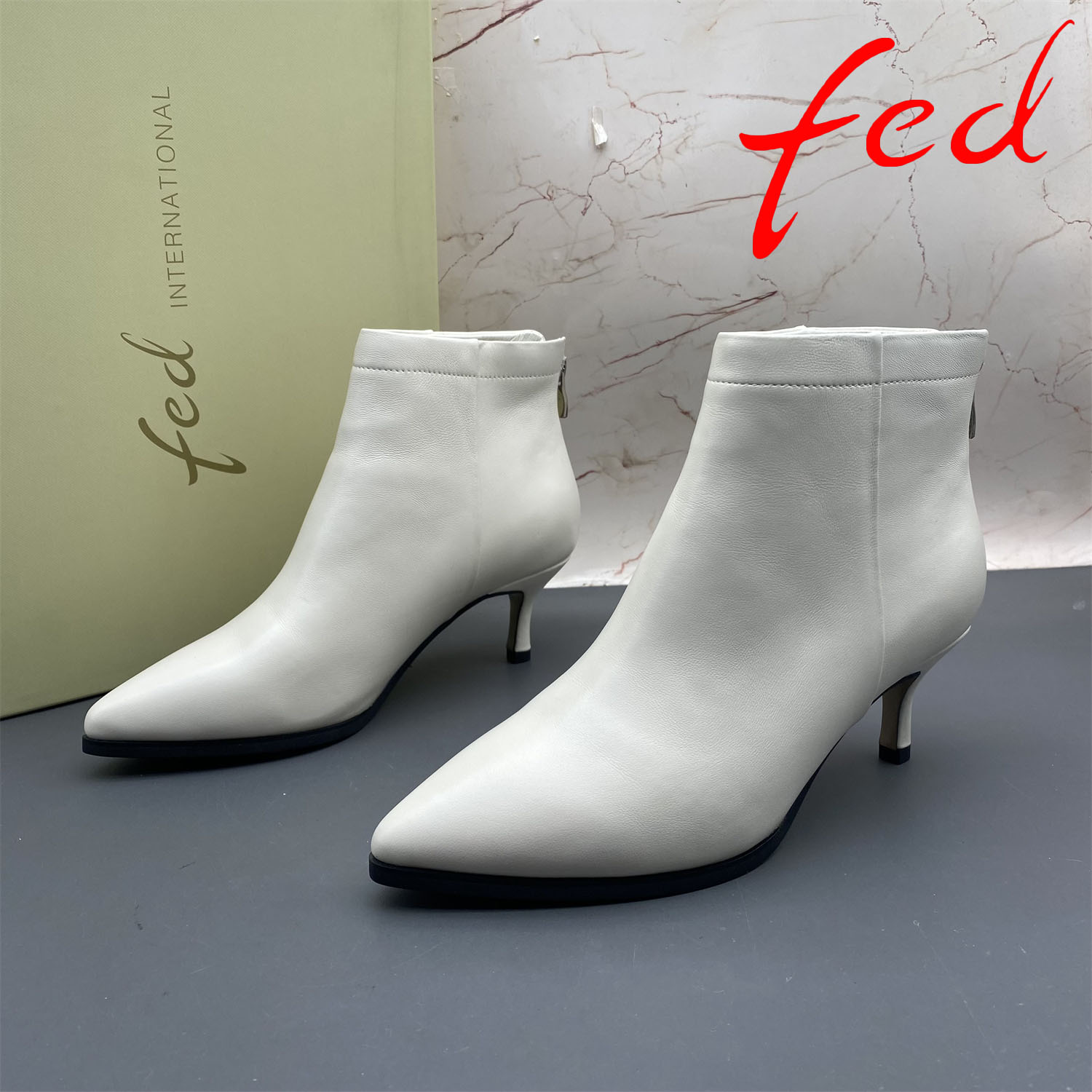 37码fed/艾芙伊迪撤柜断码羊皮女鞋侧拉链尖头高跟细跟时尚短靴