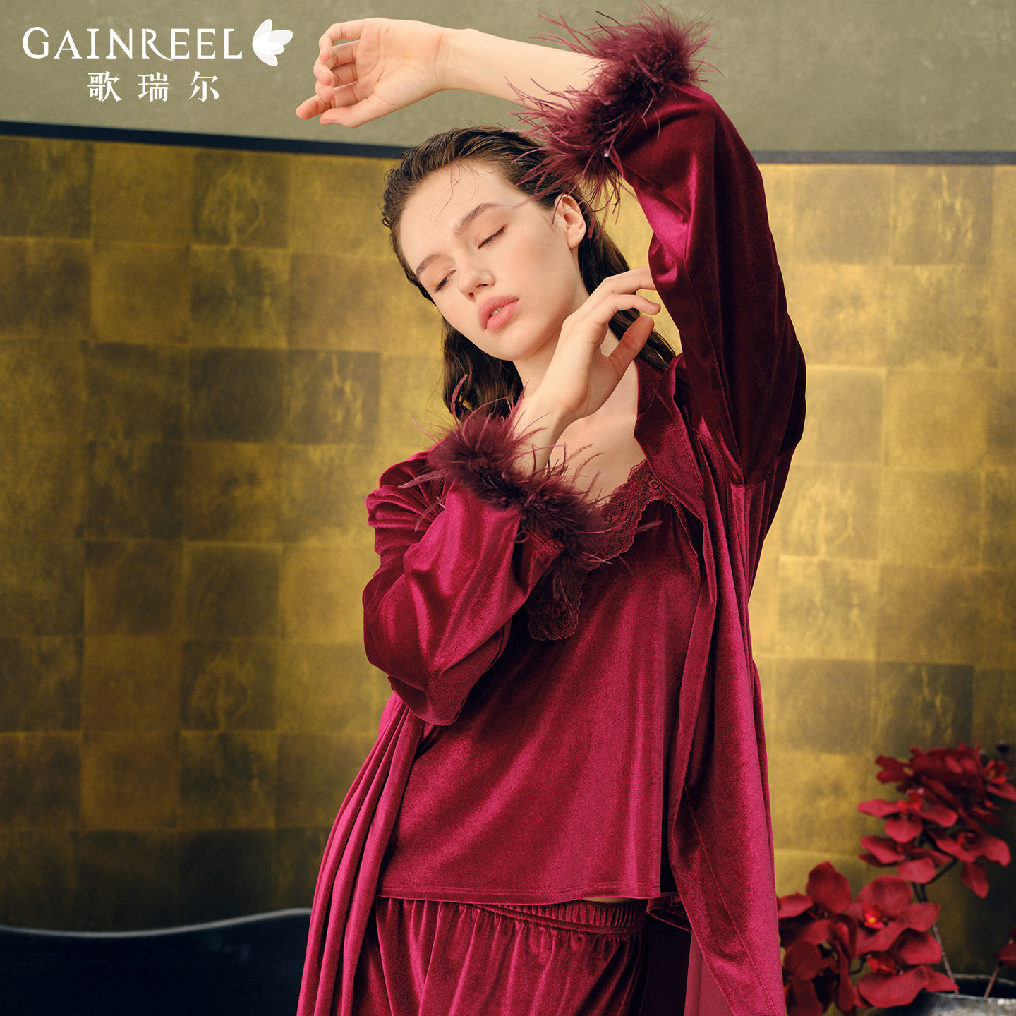 歌瑞尔睡衣女春秋外穿三件套丝绒睡袍吊带背心红色家居服鸵鸟羽毛