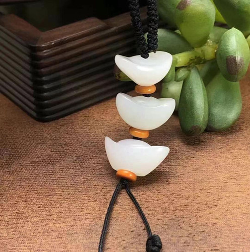 保真正品新疆和田玉籽料招财进宝挂件车挂包挂玉质油润陈华作