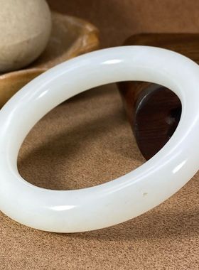 保真正品新疆和田玉籽料羊脂白玉手镯子53圈口腕间风情