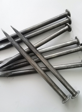 锻打铁钉飞针，可旋飞直飞飞镖训练成人武术飞针暗器金属，未开刃