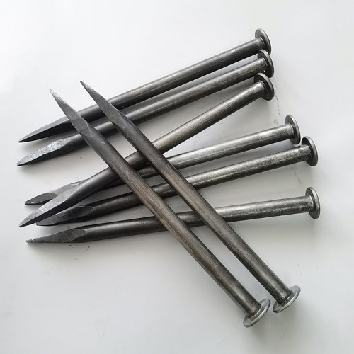 锻打铁钉飞针，可旋飞直飞飞镖训练成人武术飞针暗器金属，未开刃