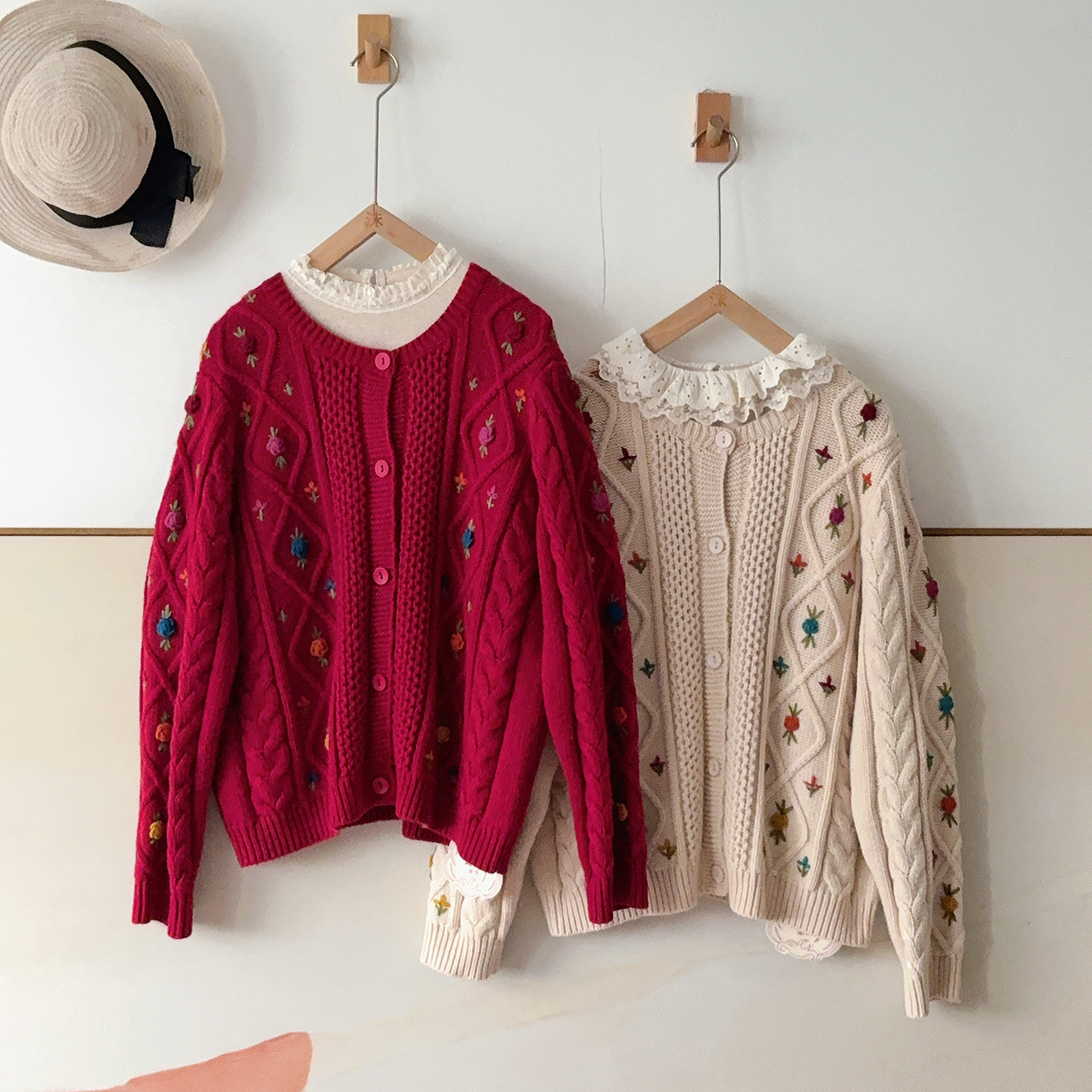 毛衣 熊姑娘日系圆领刺绣花朵宽松长袖柔软小众开衫外套女25223