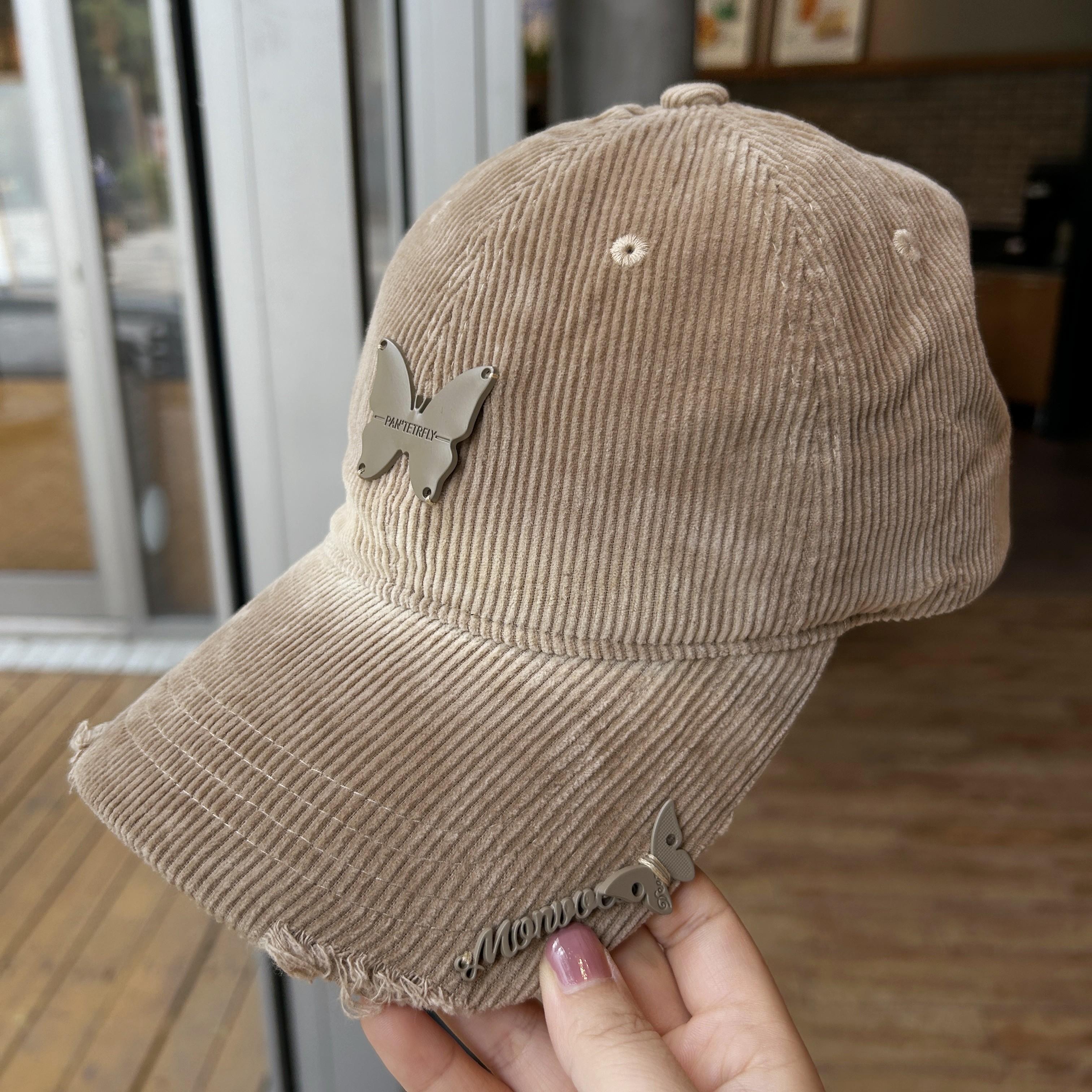 秋冬季新款灯芯绒蝴蝶标棒球帽女大檐百搭渐变色显脸小鸭舌帽子