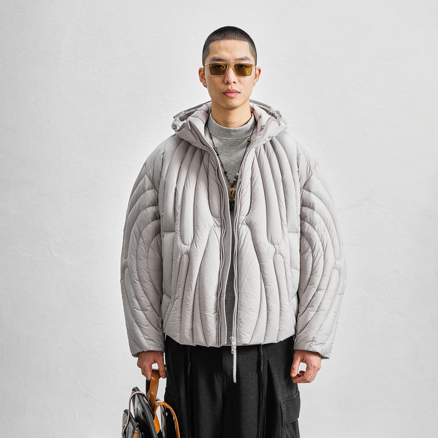 高级感连帽白鸭绒羽绒面包服男